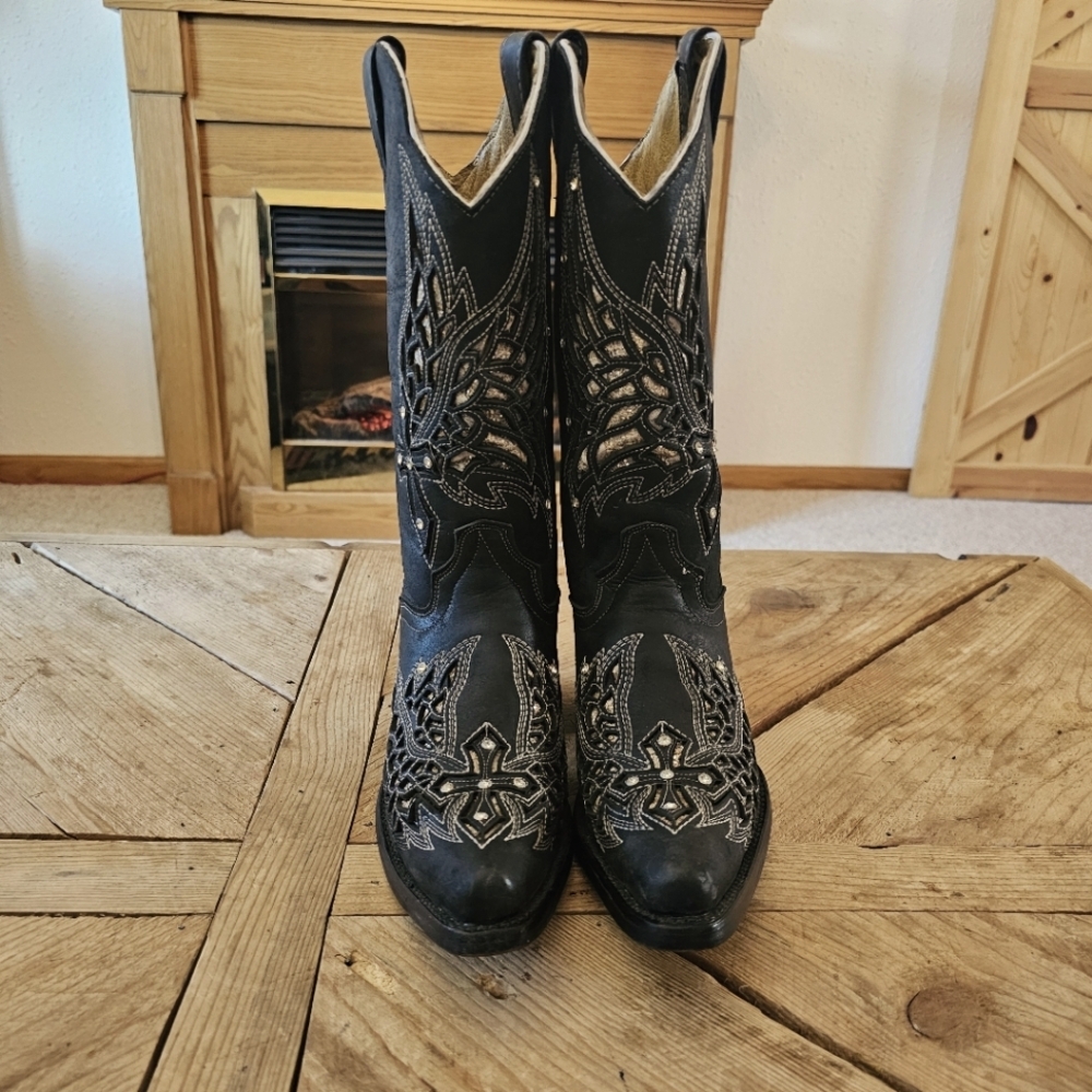Seven Stars Black leather Studded Cross western boots, women's 8 B - Picture 7 of 12